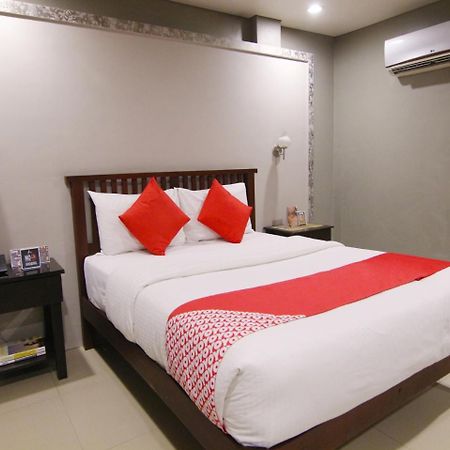 Oyo 103 Artina Suites Hotel Makati City ภายนอก รูปภาพ