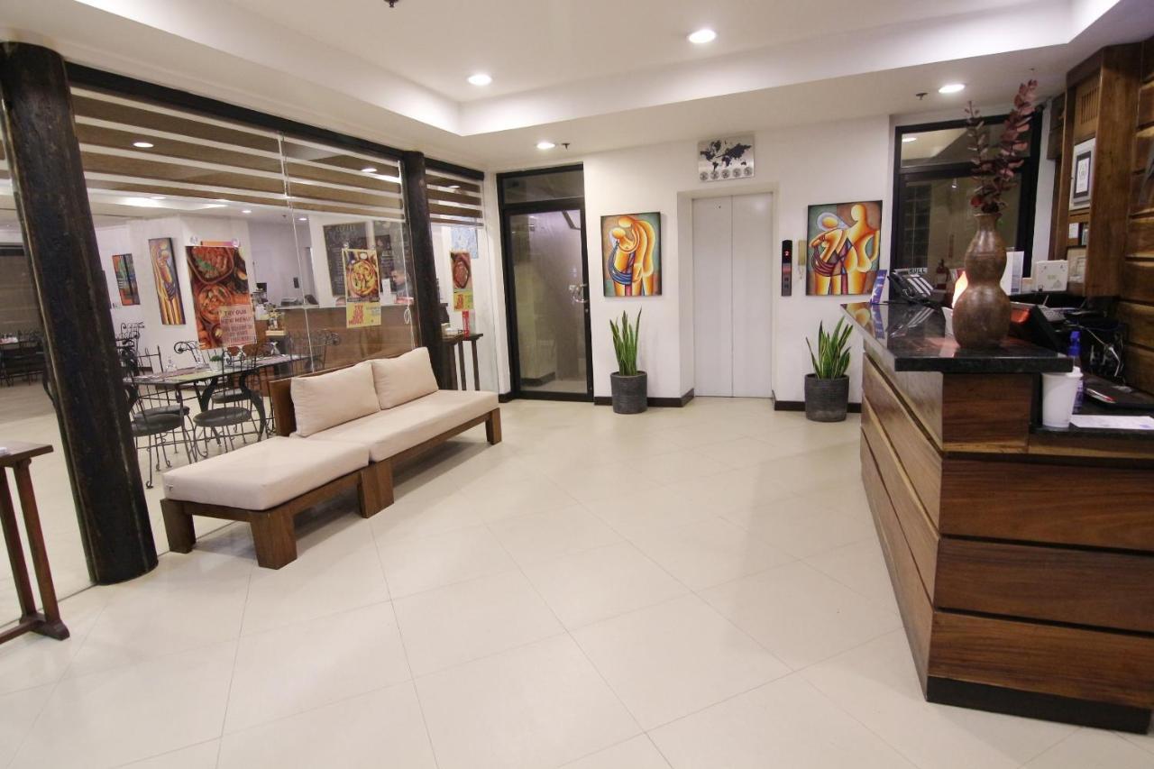 Oyo 103 Artina Suites Hotel Makati City ภายนอก รูปภาพ