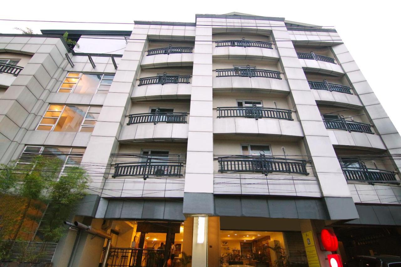 Oyo 103 Artina Suites Hotel Makati City ภายนอก รูปภาพ