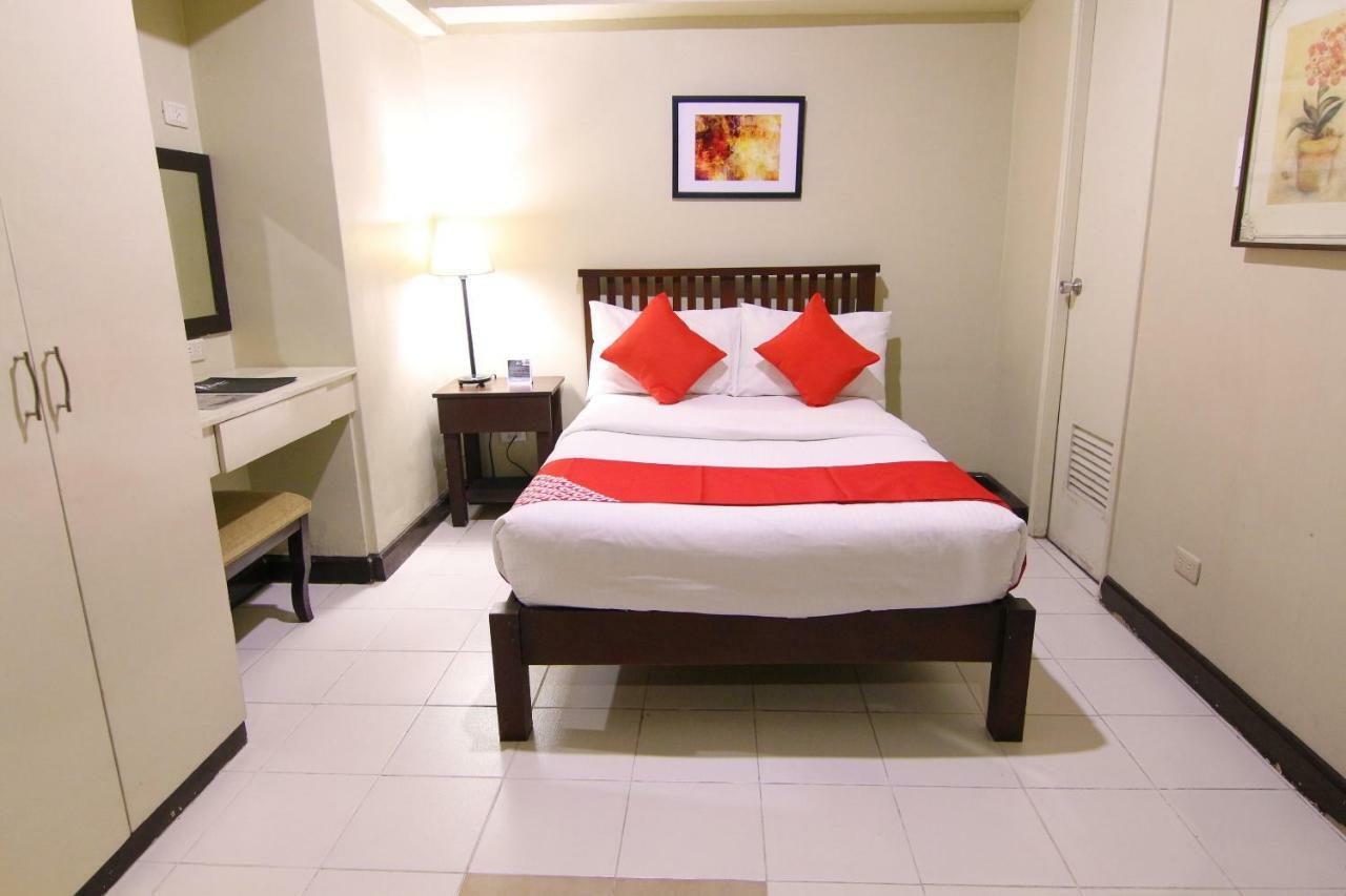 Oyo 103 Artina Suites Hotel Makati City ภายนอก รูปภาพ