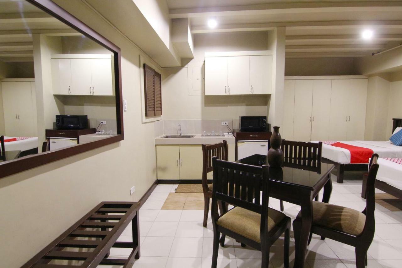 Oyo 103 Artina Suites Hotel Makati City ภายนอก รูปภาพ