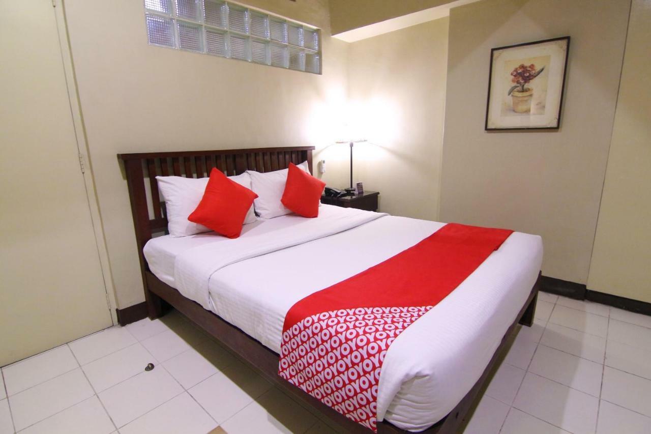 Oyo 103 Artina Suites Hotel Makati City ภายนอก รูปภาพ