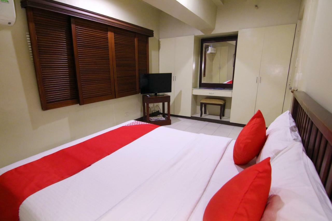 Oyo 103 Artina Suites Hotel Makati City ภายนอก รูปภาพ