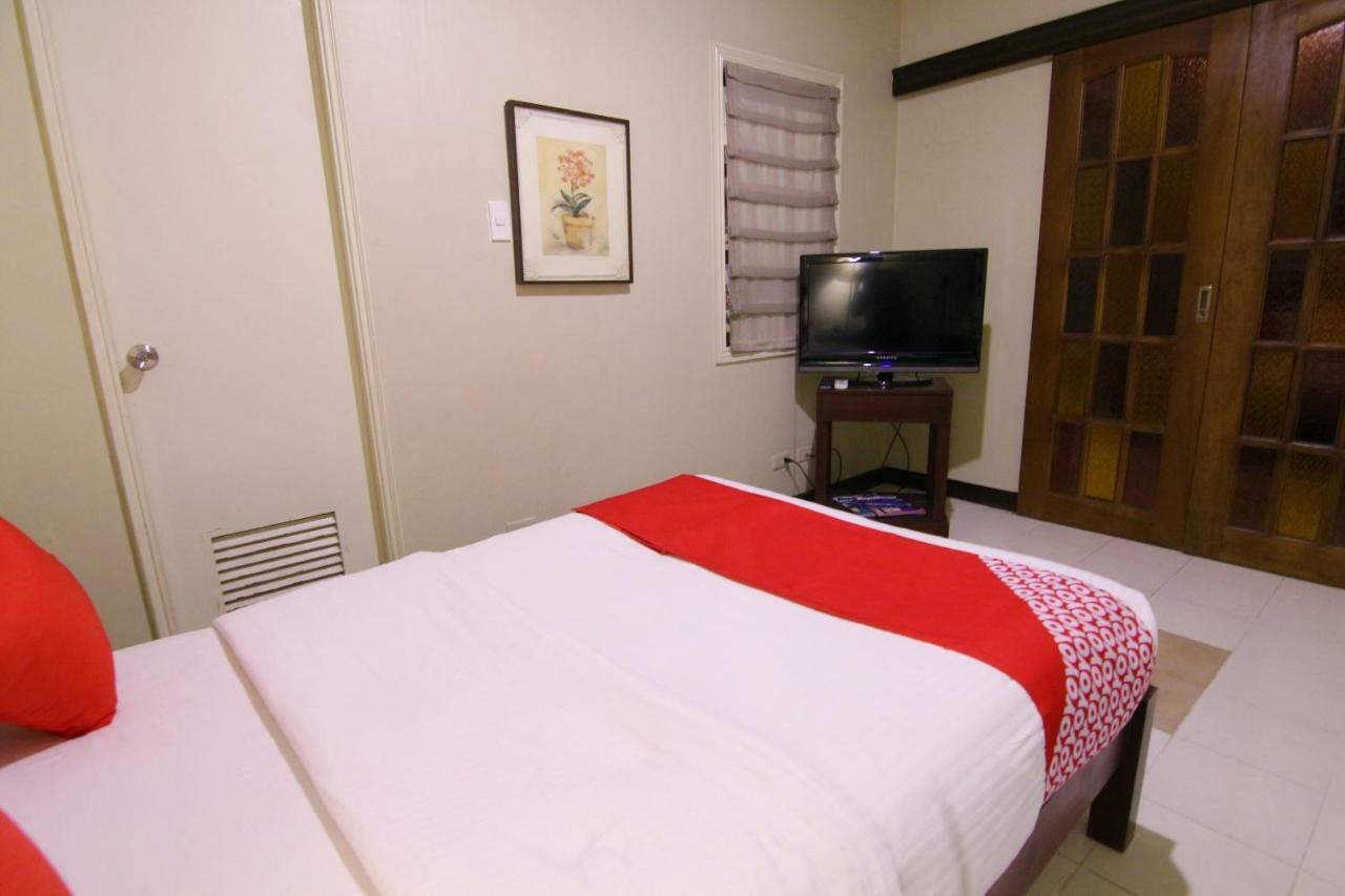 Oyo 103 Artina Suites Hotel Makati City ภายนอก รูปภาพ