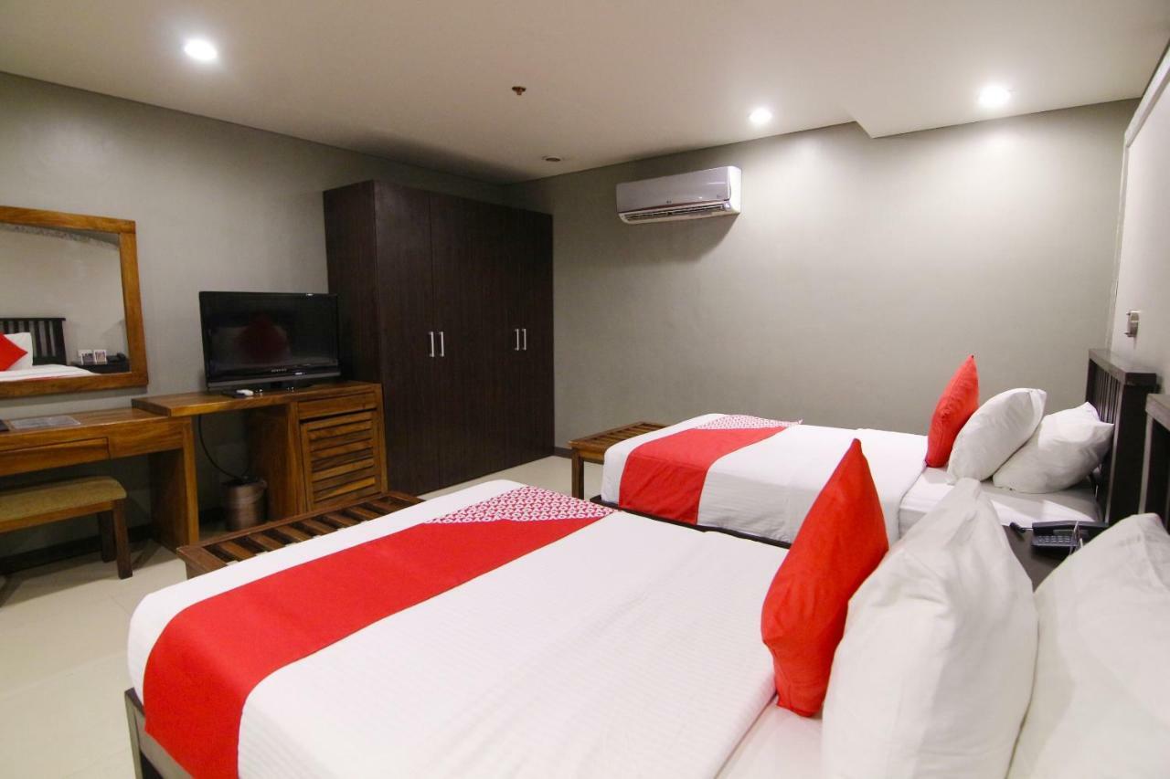 Oyo 103 Artina Suites Hotel Makati City ภายนอก รูปภาพ