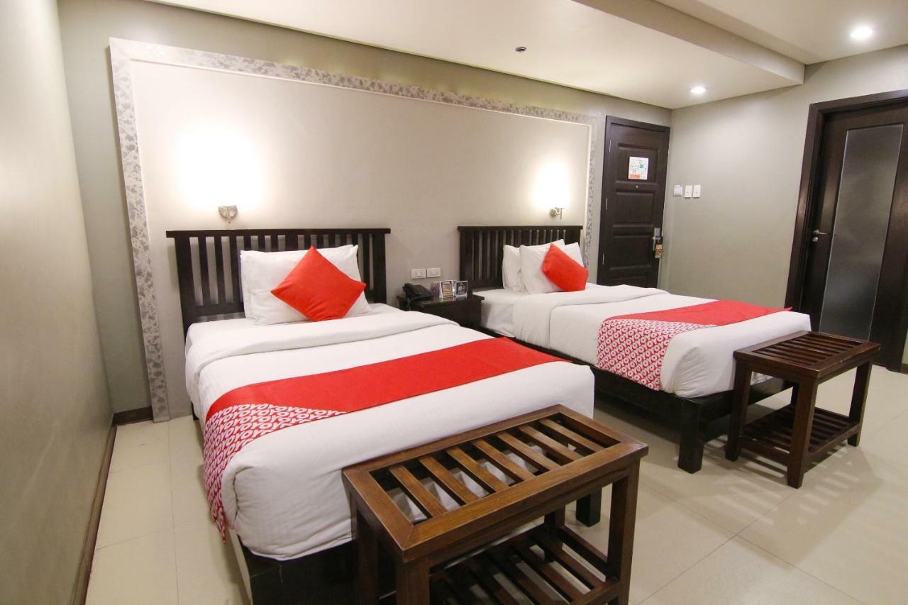 Oyo 103 Artina Suites Hotel Makati City ภายนอก รูปภาพ