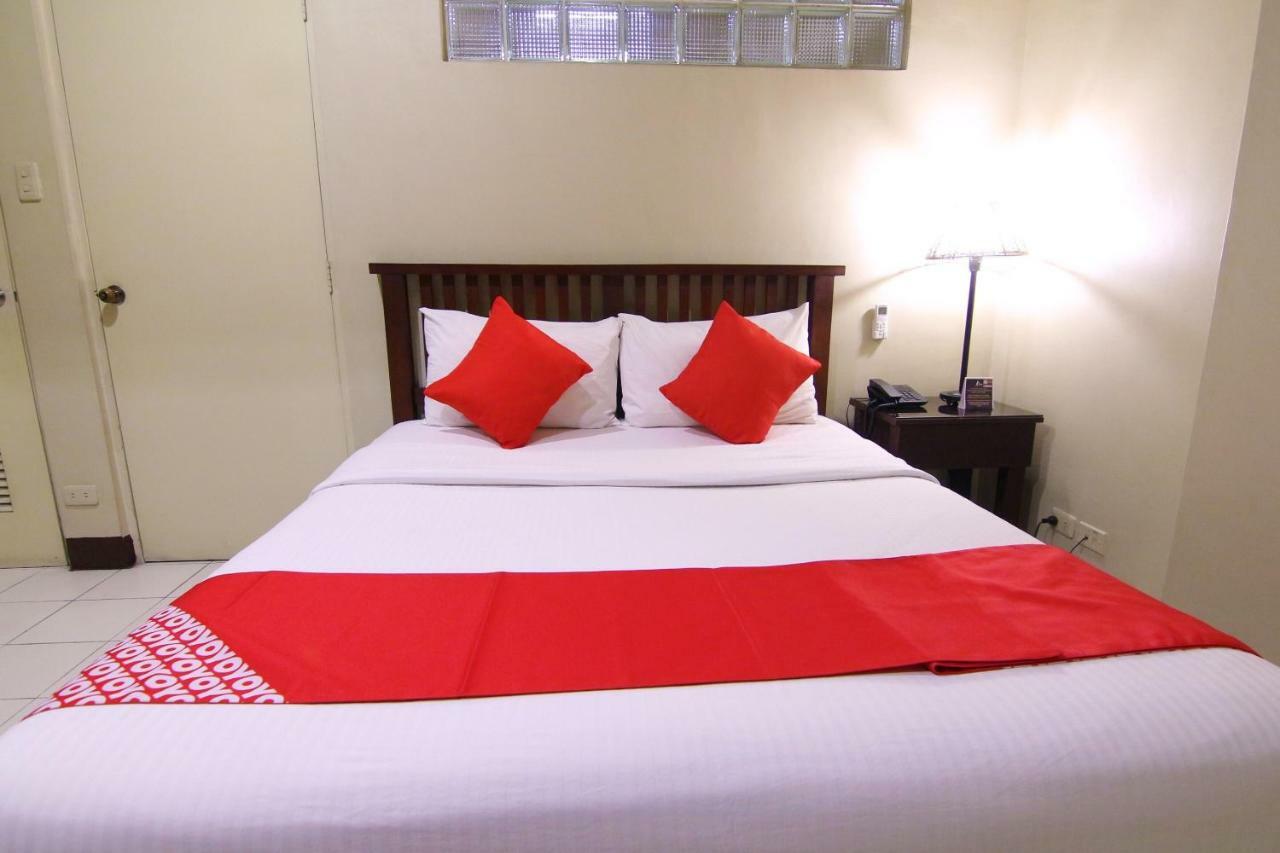 Oyo 103 Artina Suites Hotel Makati City ภายนอก รูปภาพ