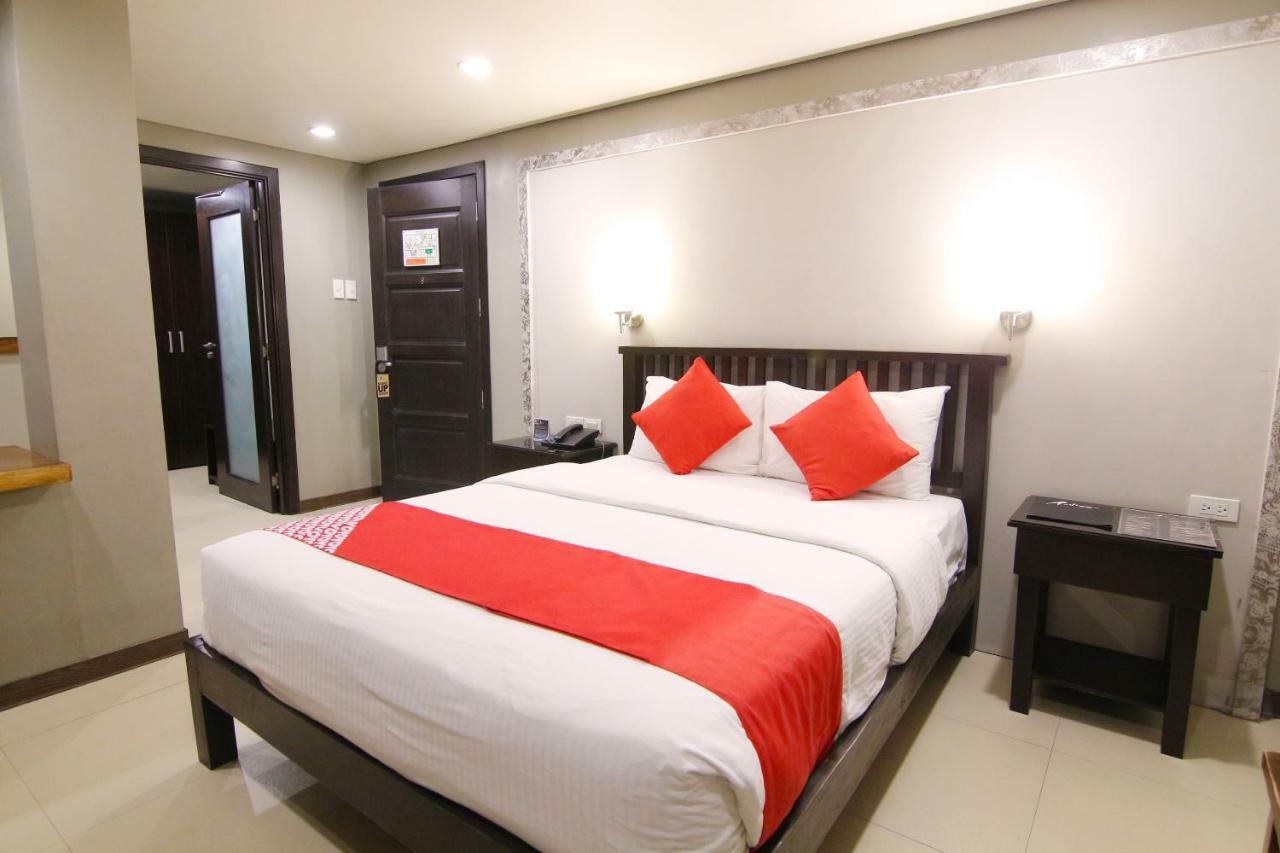 Oyo 103 Artina Suites Hotel Makati City ภายนอก รูปภาพ