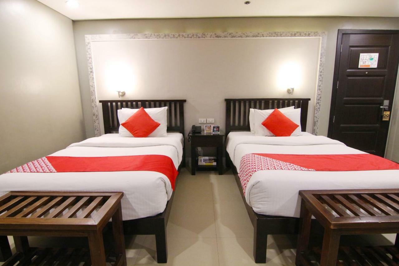 Oyo 103 Artina Suites Hotel Makati City ภายนอก รูปภาพ