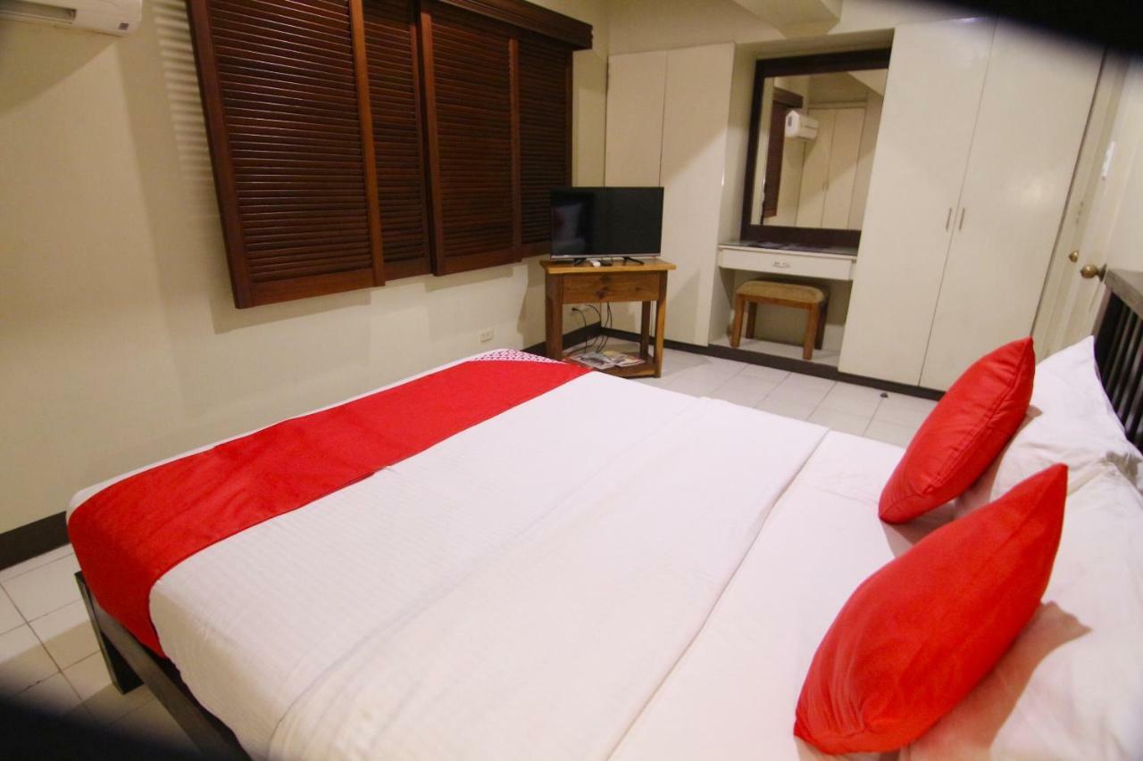 Oyo 103 Artina Suites Hotel Makati City ภายนอก รูปภาพ