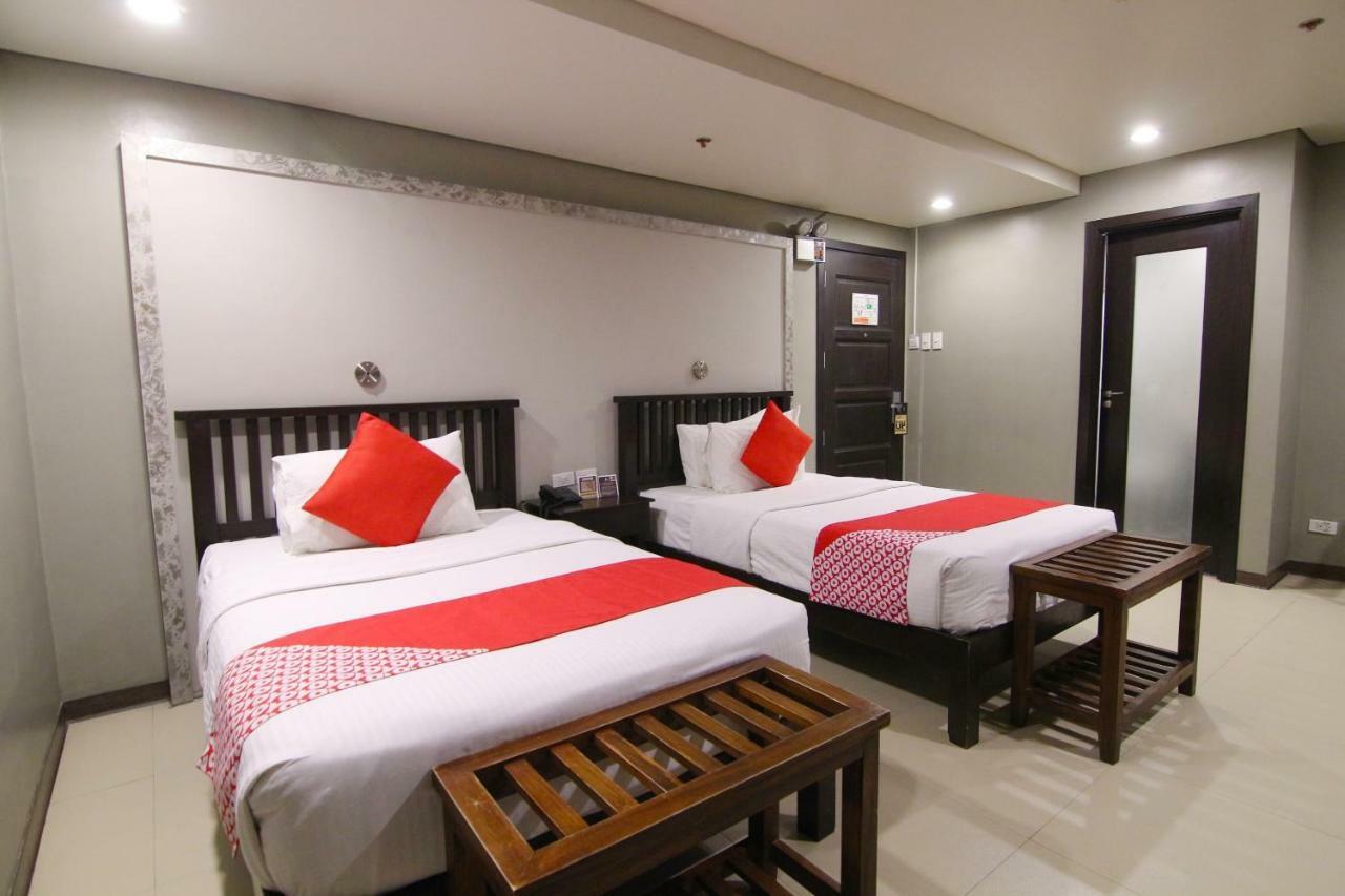 Oyo 103 Artina Suites Hotel Makati City ภายนอก รูปภาพ