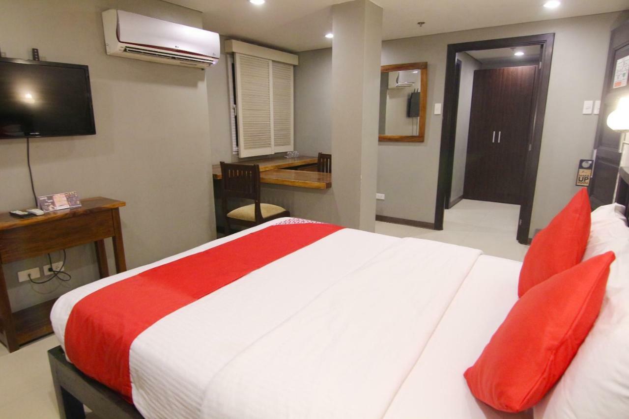 Oyo 103 Artina Suites Hotel Makati City ภายนอก รูปภาพ
