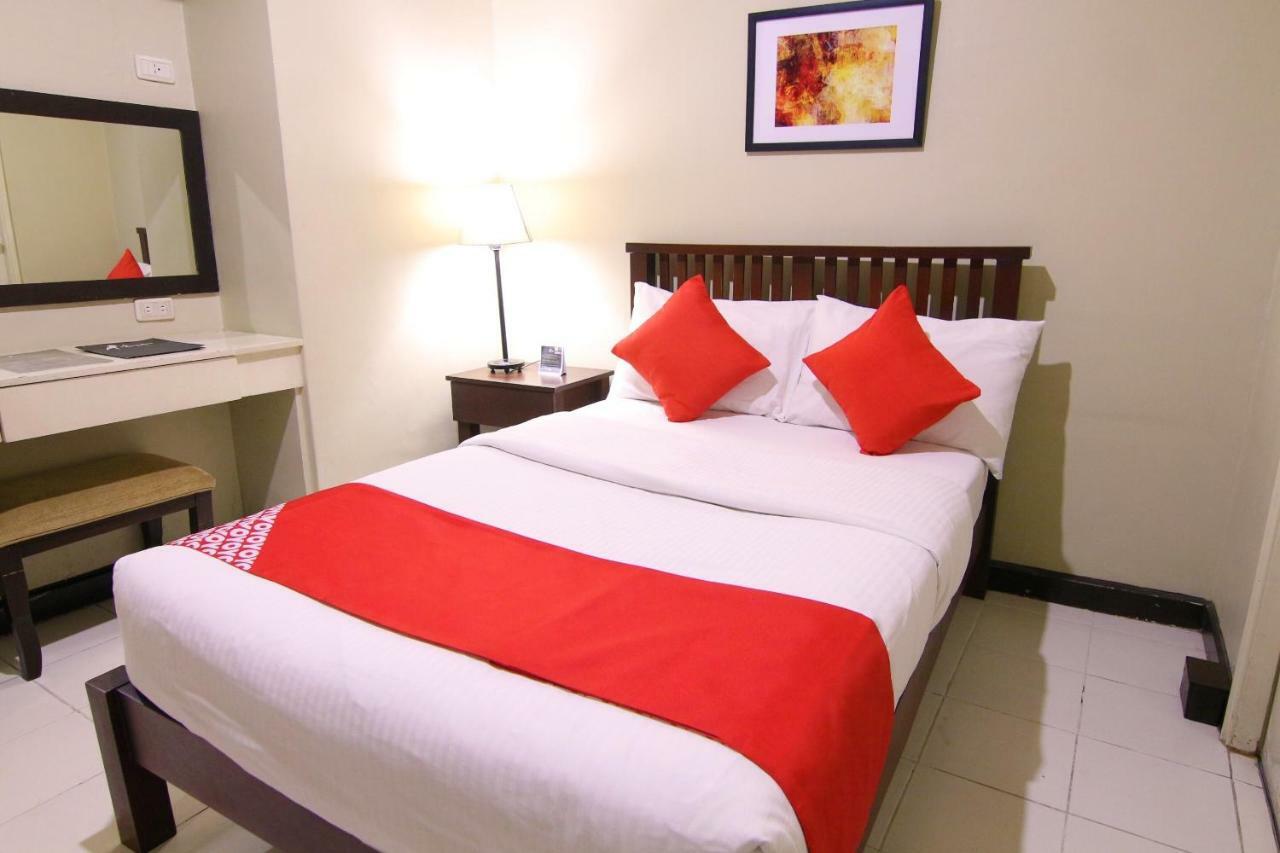 Oyo 103 Artina Suites Hotel Makati City ภายนอก รูปภาพ