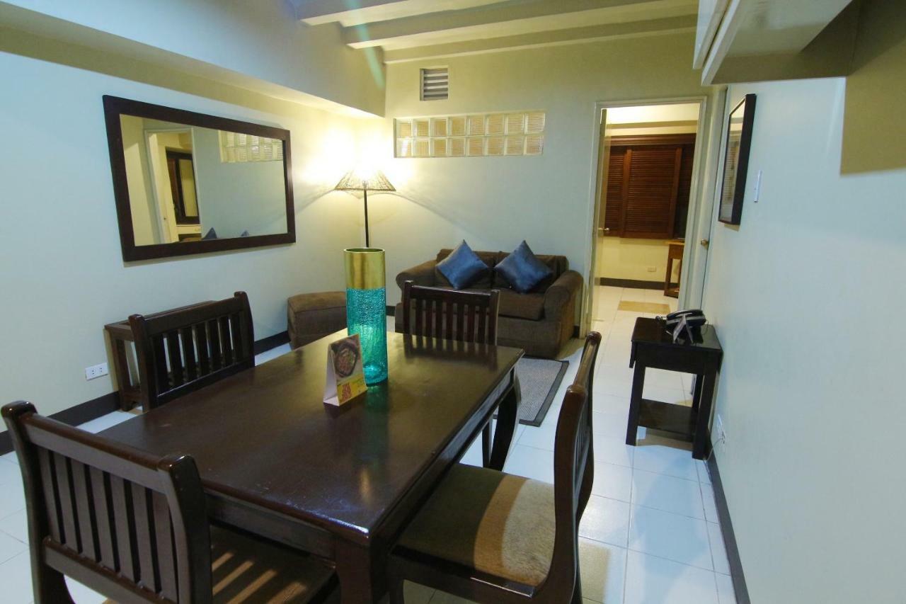 Oyo 103 Artina Suites Hotel Makati City ภายนอก รูปภาพ